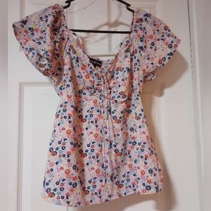 Almost Famous blouse size small